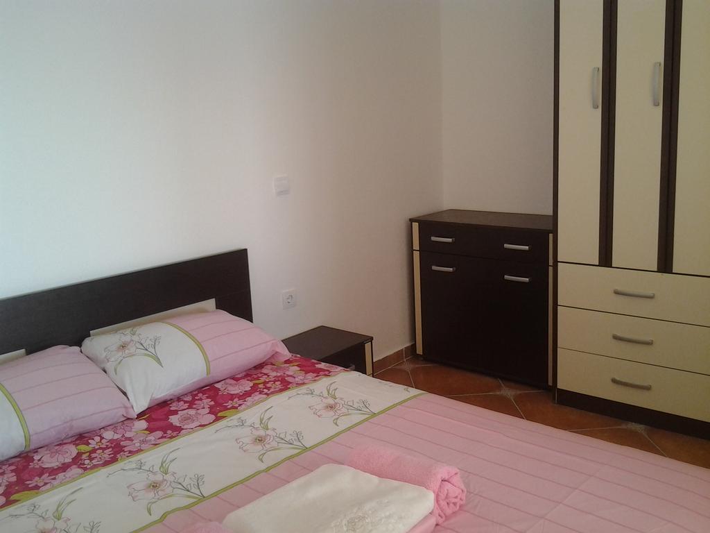 Apartment Oliva Ulcinj Bagian luar foto
